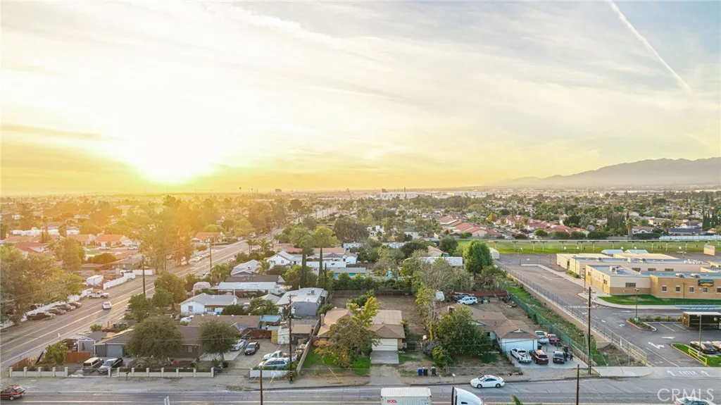 9268 Beech, Fontana, California 92335 home-pic-24