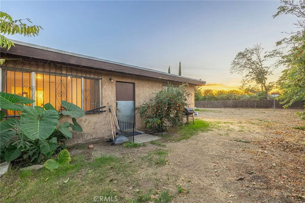 9268 Beech, Fontana, California 92335 home-pic-23