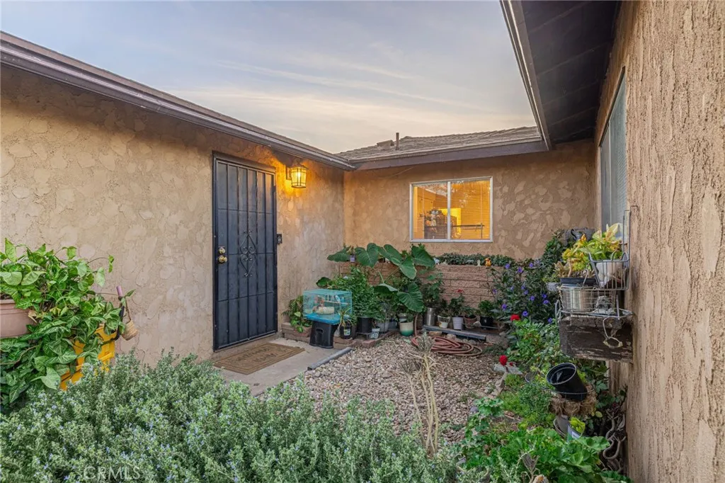 9268 Beech, Fontana, California 92335 home-pic-1