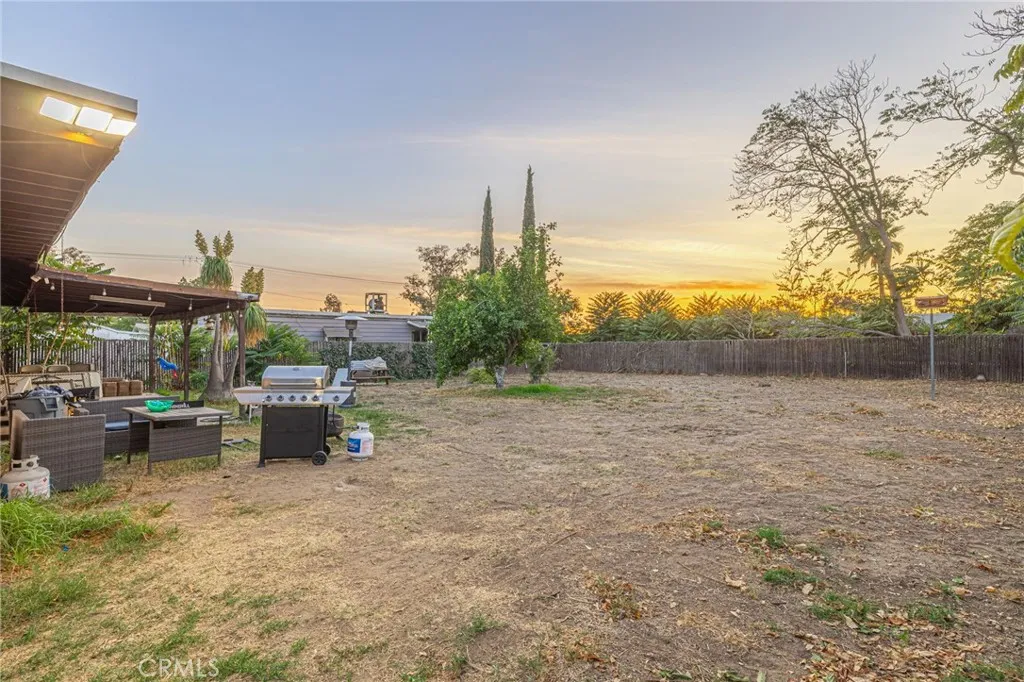 9268 Beech, Fontana, California 92335 home-pic-20