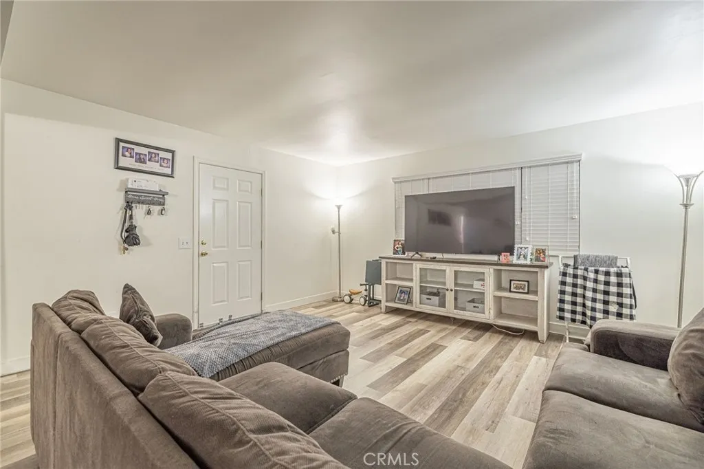 9268 Beech, Fontana, California 92335 home-pic-3