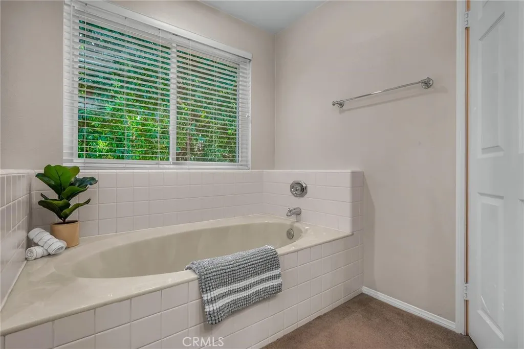 7156 Castle Peak, West Hills, California 91307 home-pic-30