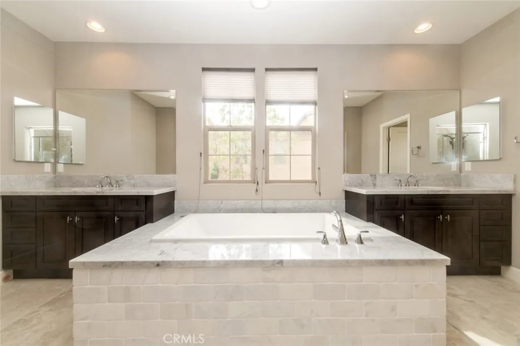 120 Tomato Springs, Irvine, California 92618 home-pic-31
