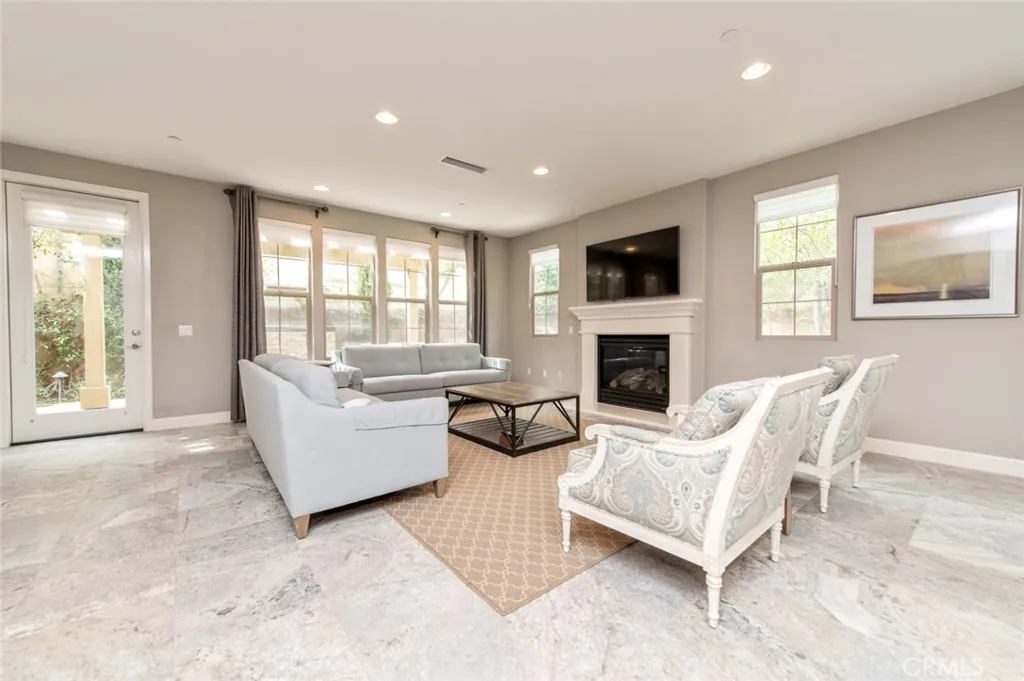 120 Tomato Springs, Irvine, California 92618 home-pic-8