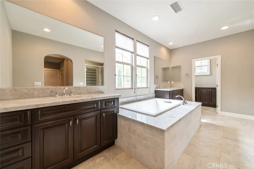 120 Tomato Springs, Irvine, California 92618 home-pic-30