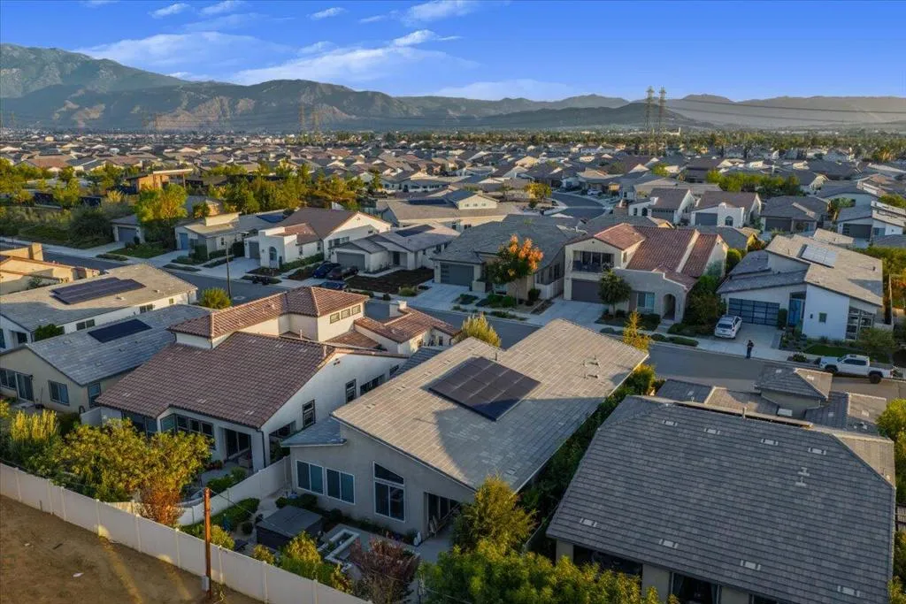 1514 Overpark Lane, Beaumont, California 92223 home-pic-46