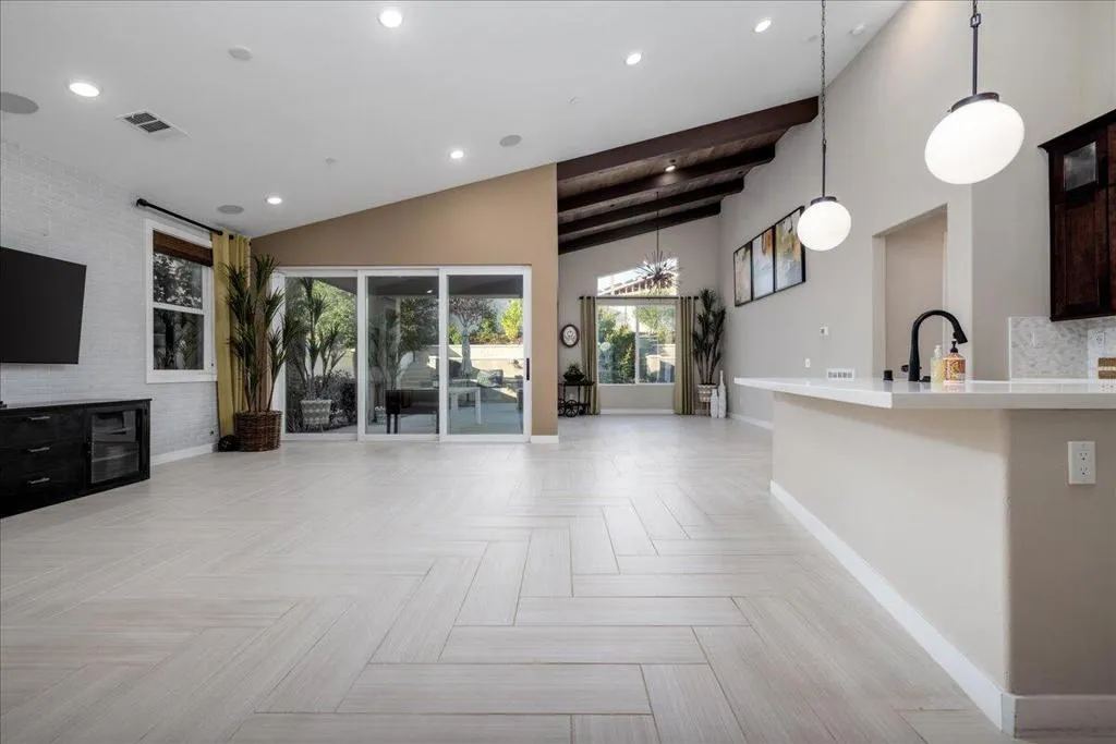 1514 Overpark Lane, Beaumont, California 92223 home-pic-8