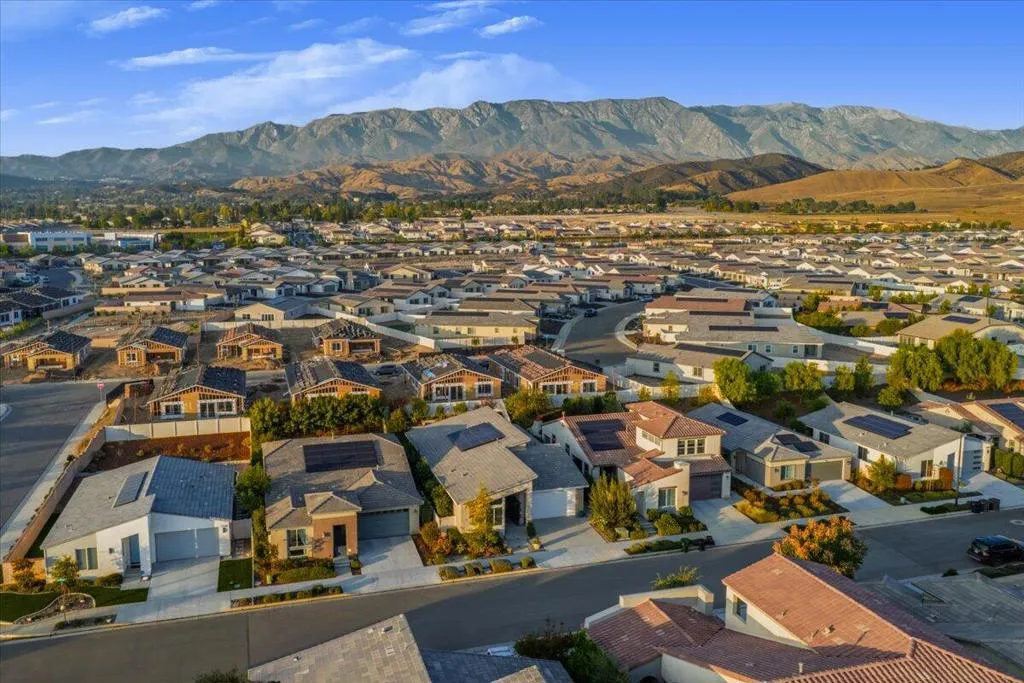 1514 Overpark Lane, Beaumont, California 92223 home-pic-43