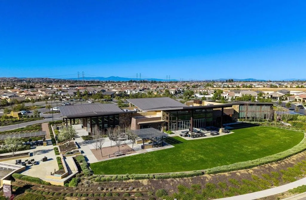 1514 Overpark Lane, Beaumont, California 92223 home-pic-67