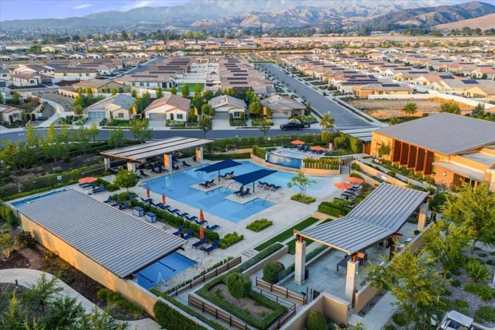 62-Community Pool