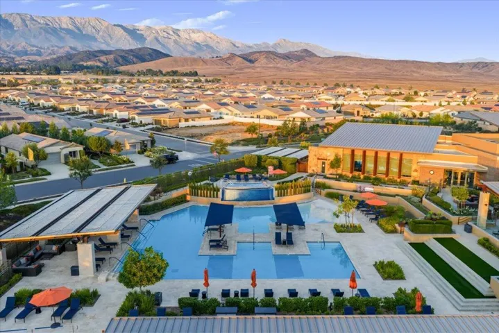 63-Community Pool