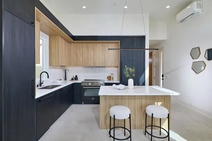 Primary Kitchen/Island