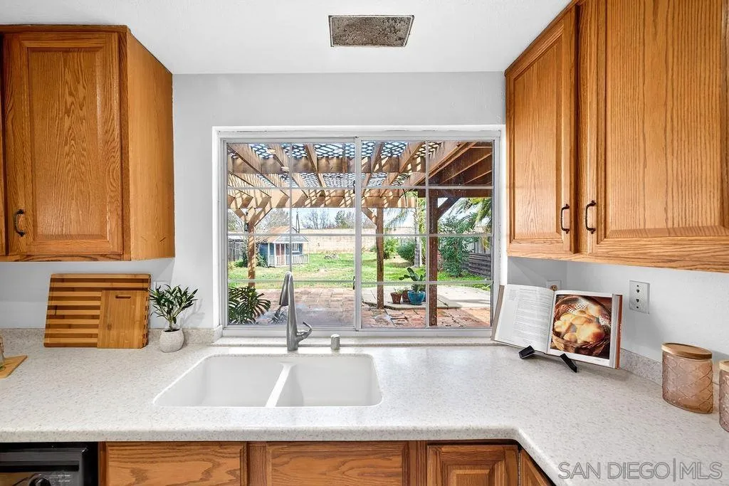 31218 Comotilo Ct, Temecula, California 92592 home-pic-18
