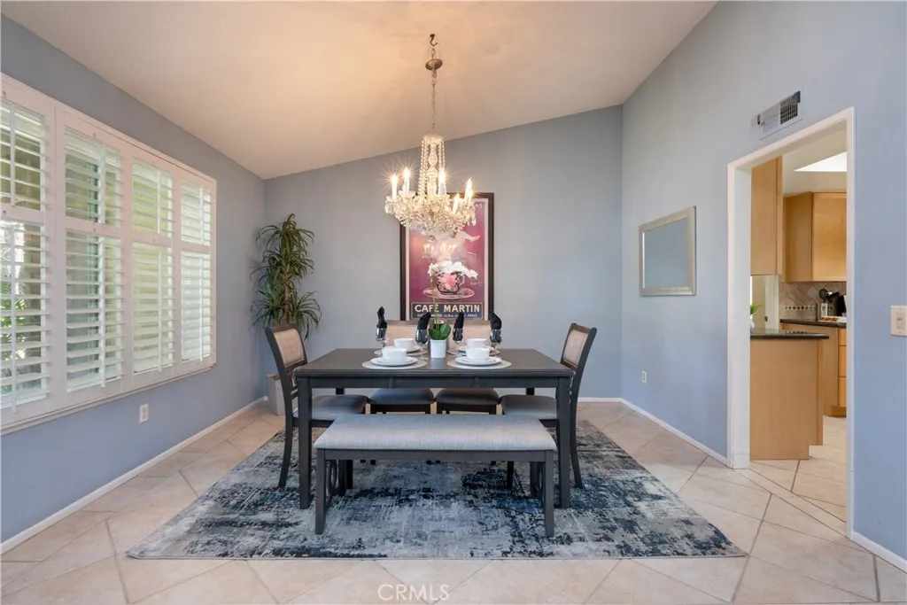 628 Charleston, Claremont, California 91711 home-pic-11