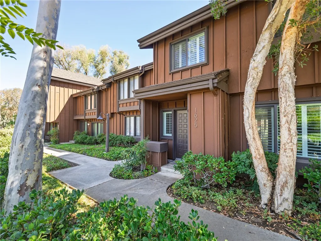 1625 Stonewood Court, San Pedro, California 90732 home-pic-1
