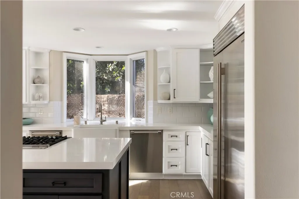 9 Huntington Court, Newport Beach, California 92660 home-pic-3
