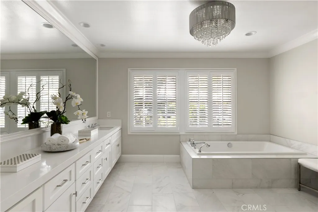 9 Huntington Court, Newport Beach, California 92660 home-pic-21