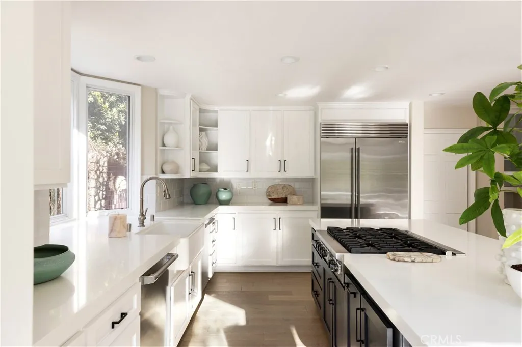 9 Huntington Court, Newport Beach, California 92660 home-pic-4
