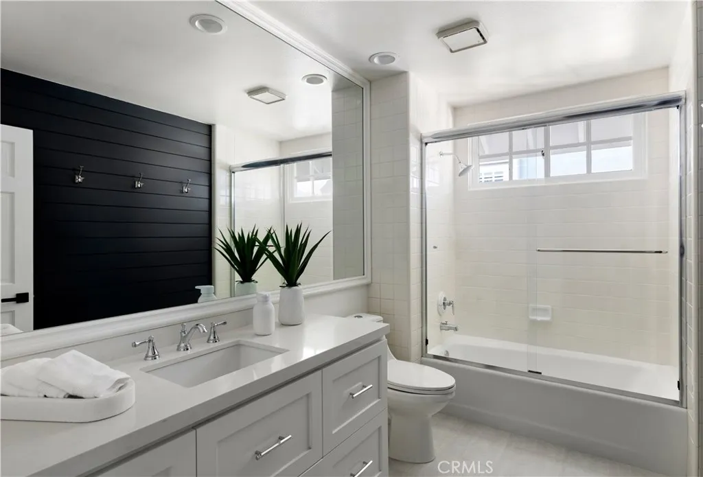 9 Huntington Court, Newport Beach, California 92660 home-pic-25