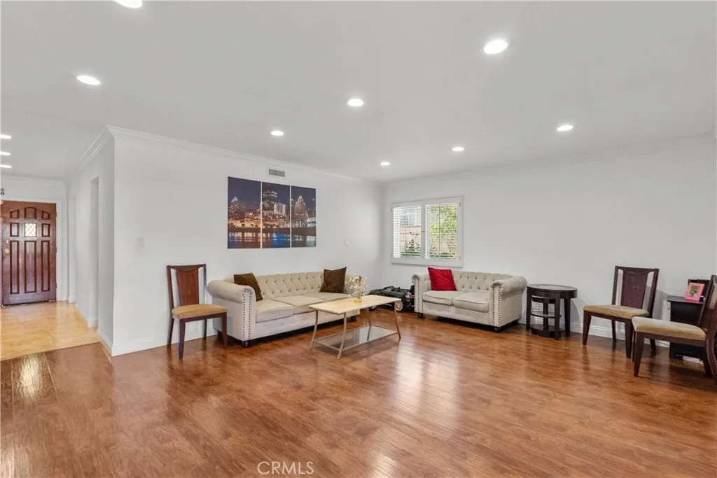 17161 Ludlow, Granada Hills, California 91344 home-pic-10