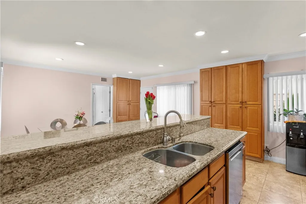 17161 Ludlow, Granada Hills, California 91344 home-pic-6