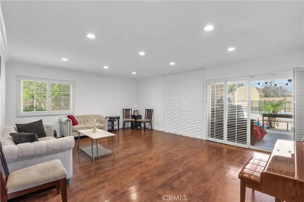 17161 Ludlow, Granada Hills, California 91344 home-pic-12