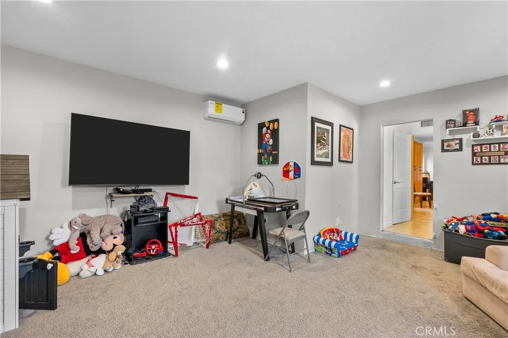 17161 Ludlow, Granada Hills, California 91344 home-pic-22