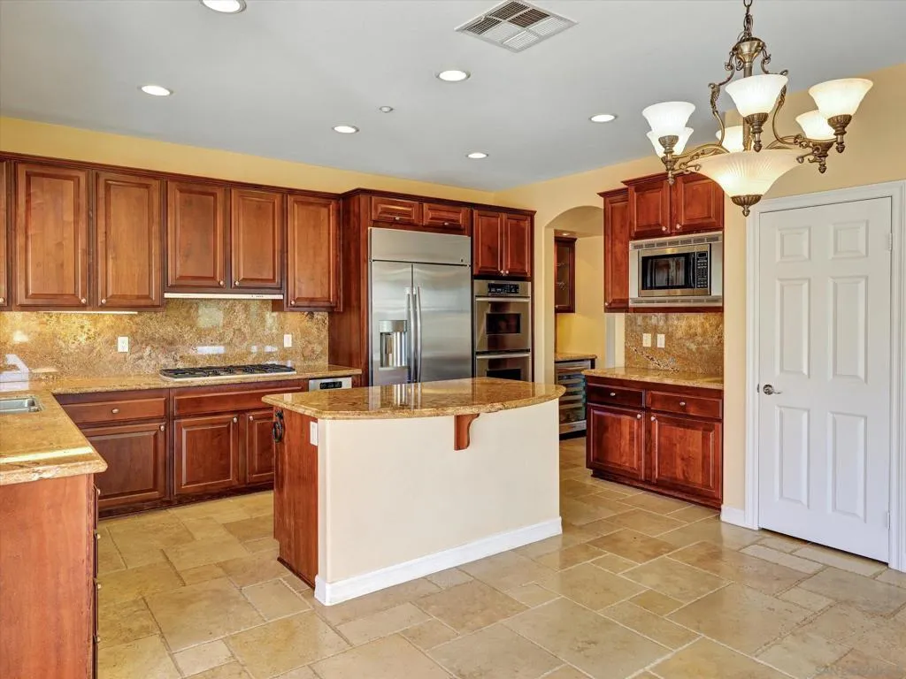 25440 Rue Lausanne, Escondido, California 92026 home-pic-17