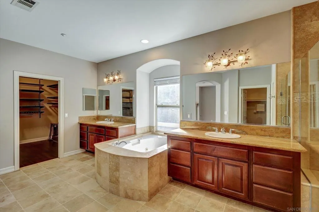 25440 Rue Lausanne, Escondido, California 92026 home-pic-26