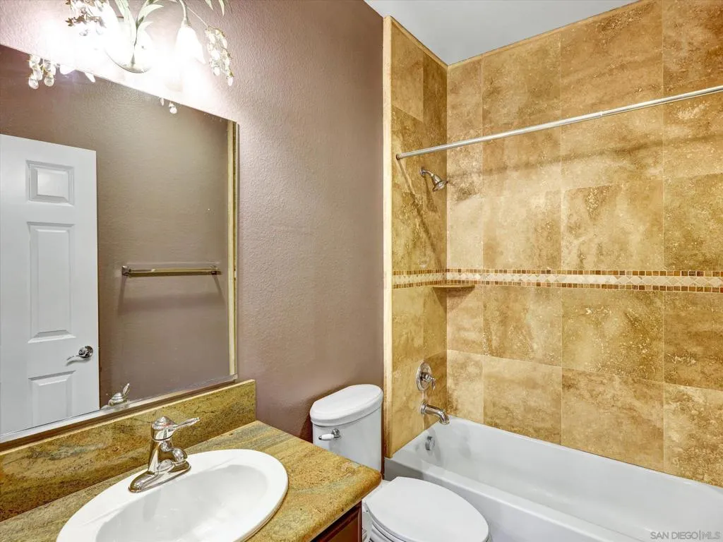 25440 Rue Lausanne, Escondido, California 92026 home-pic-36