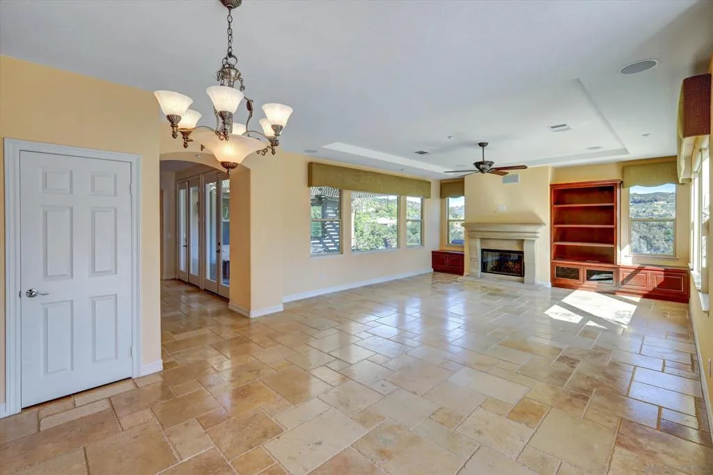 25440 Rue Lausanne, Escondido, California 92026 home-pic-15