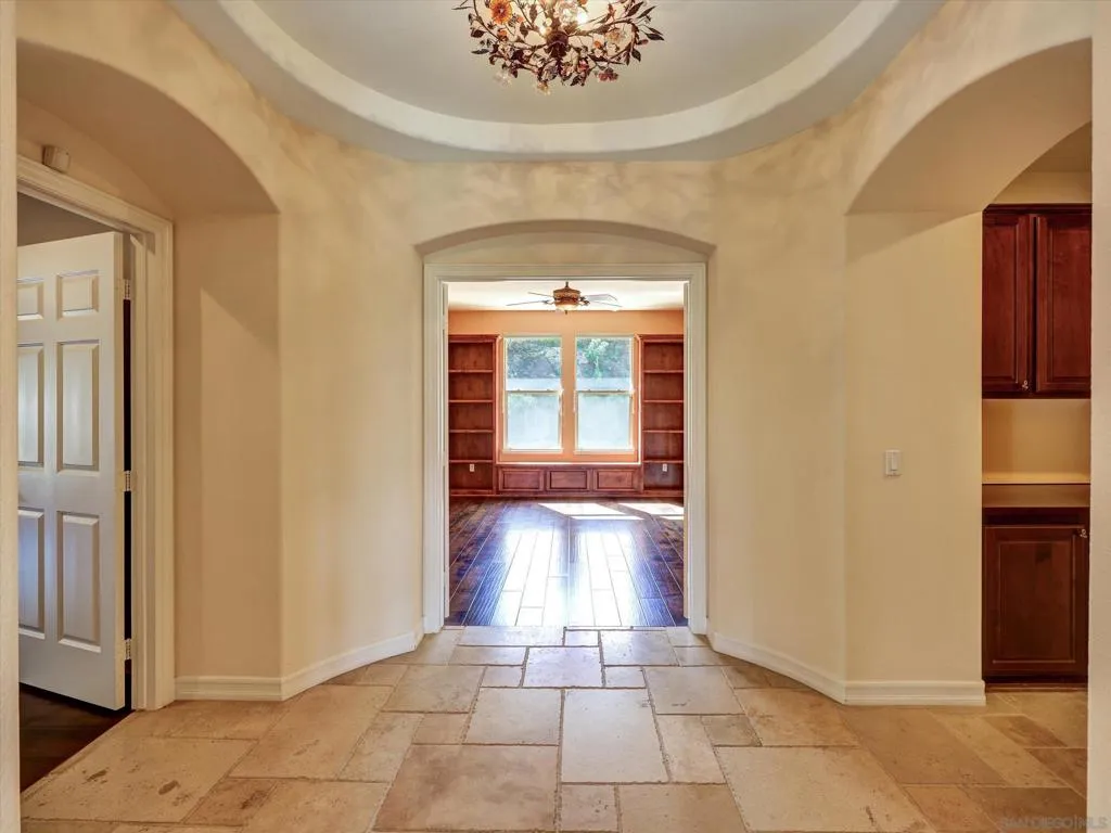 25440 Rue Lausanne, Escondido, California 92026 home-pic-28
