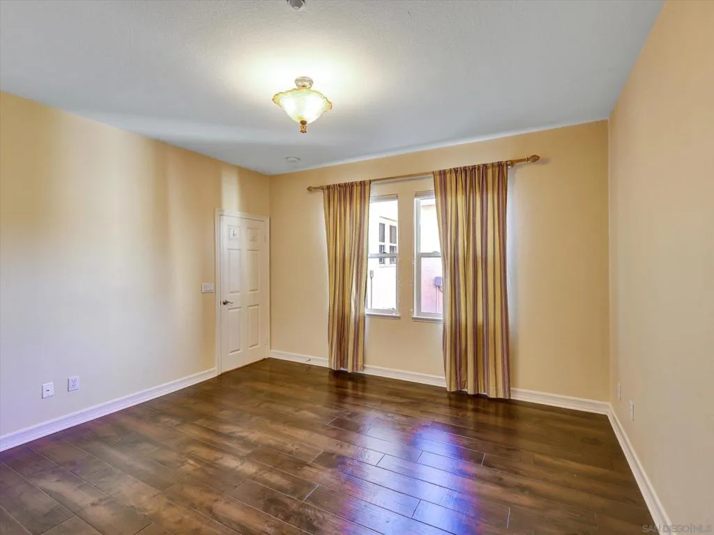 25440 Rue Lausanne, Escondido, California 92026 home-pic-35