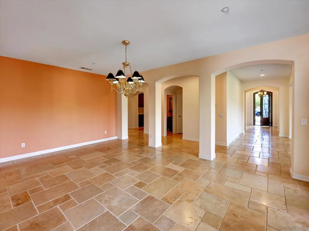 25440 Rue Lausanne, Escondido, California 92026 home-pic-14