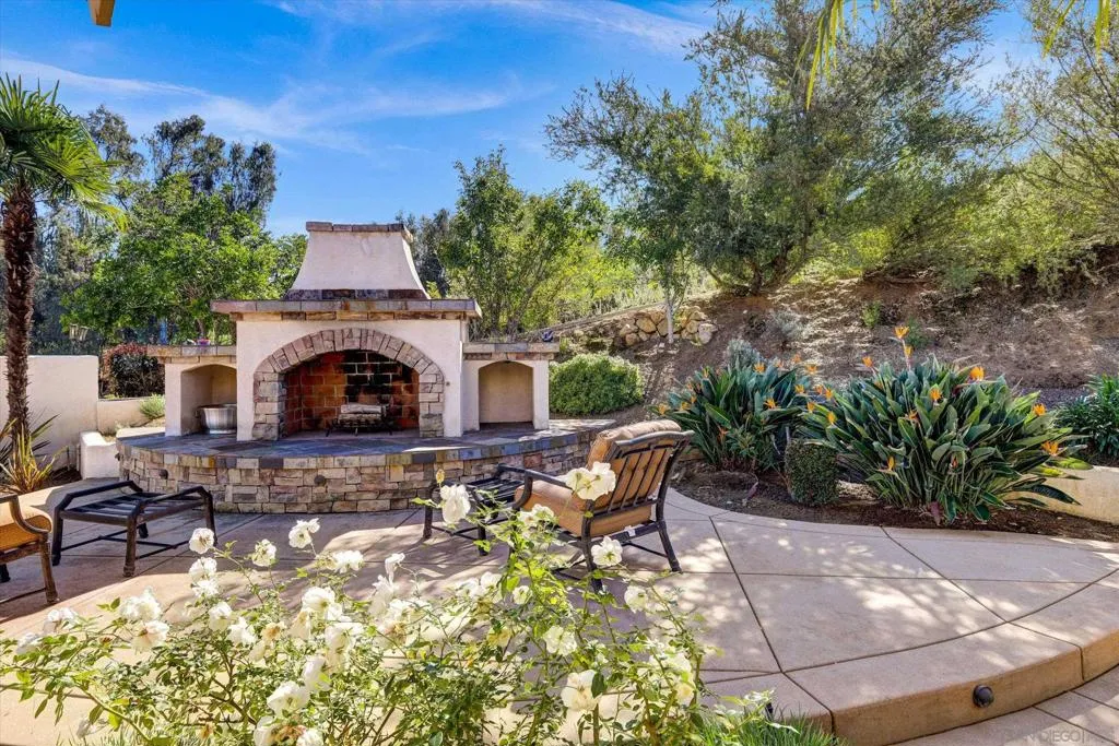 25440 Rue Lausanne, Escondido, California 92026 home-pic-44