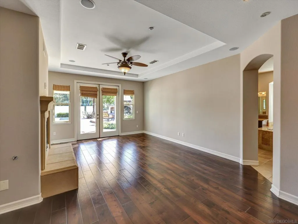 25440 Rue Lausanne, Escondido, California 92026 home-pic-22