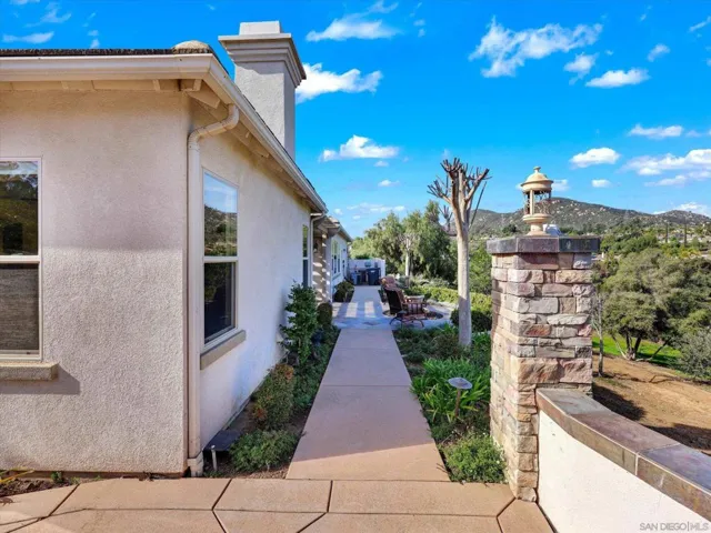 25440 Rue Lausanne, Escondido, California 92026