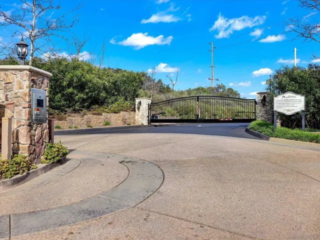 25440 Rue Lausanne, Escondido, California 92026