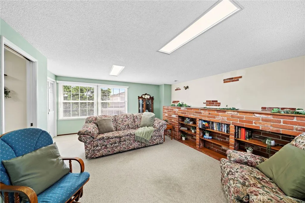 16331 Mahogany Street, Fountain Valley, California 92708 home-pic-15