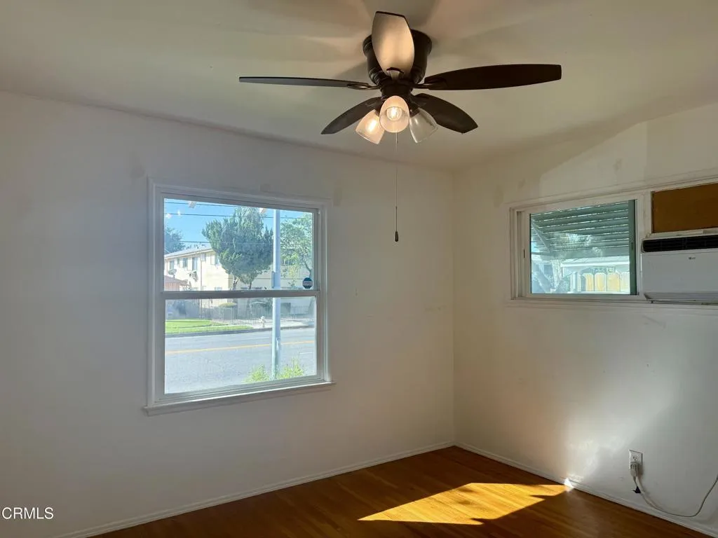 12811 Oxnard Street, North Hollywood, California 91606 home-pic-11
