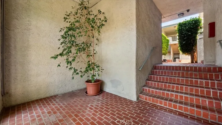 3649 Glendon Avenue 202, Los Angeles, California 90034