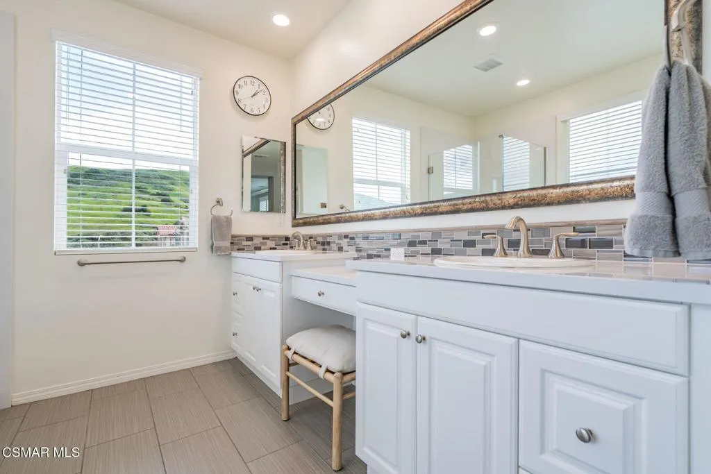 3439 Thistle Court, Simi Valley, California 93065 home-pic-46