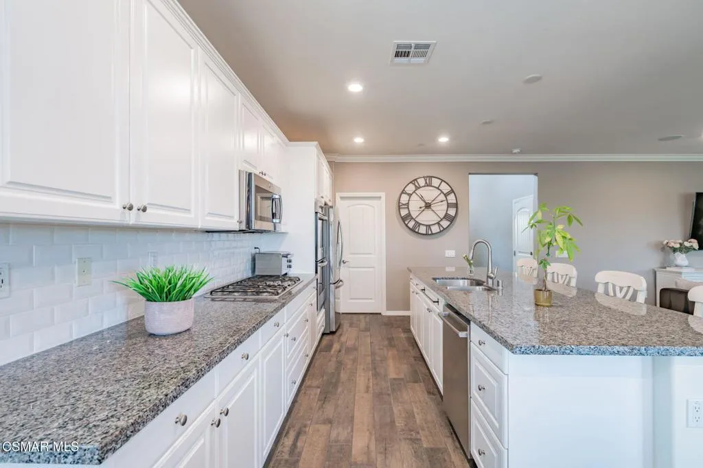 3439 Thistle Court, Simi Valley, California 93065 home-pic-19