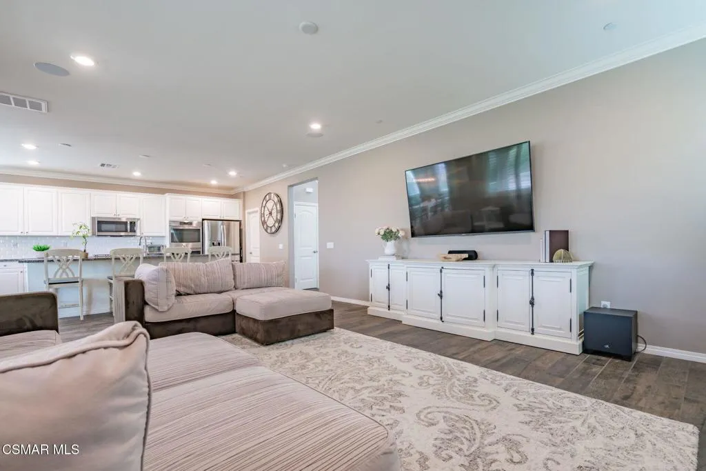 3439 Thistle Court, Simi Valley, California 93065 home-pic-32