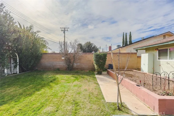 38514 Carolside Avenue, Palmdale, California 93550