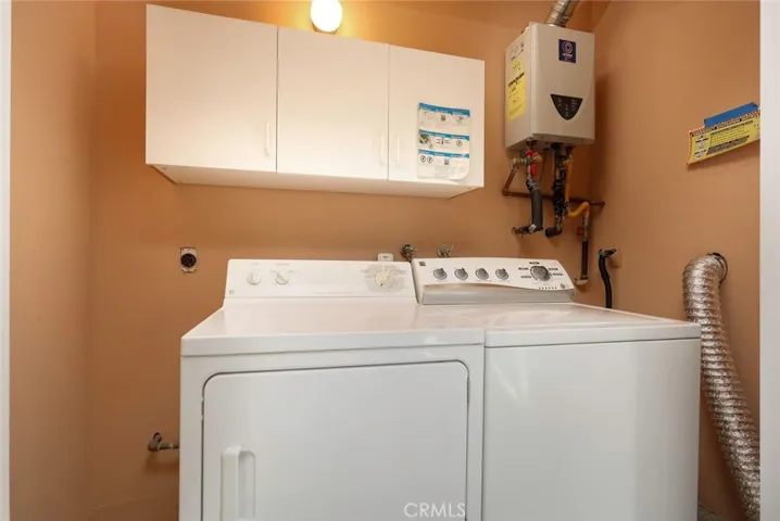 38514 Carolside Avenue, Palmdale, California 93550