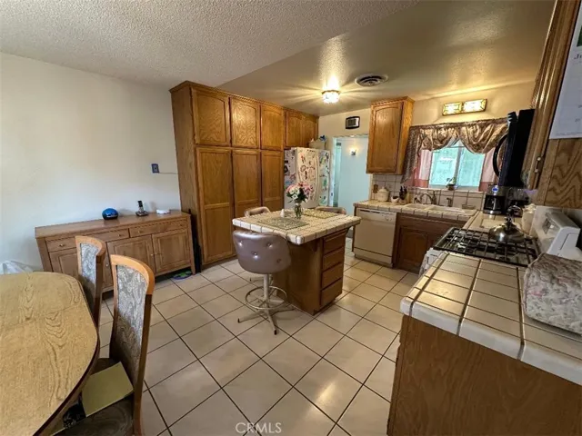 Prior to move out.
Furniture is now gone