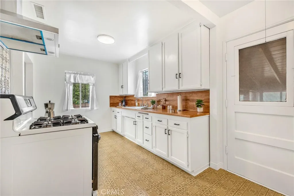 6722 Keltonview Drive, Pico Rivera, California 90660 home-pic-25