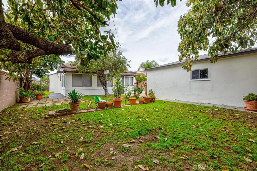 6722 Keltonview Drive, Pico Rivera, California 90660 home-pic-33