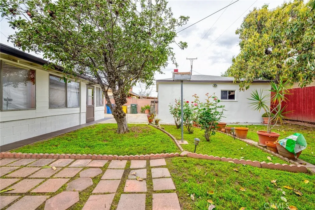 6722 Keltonview Drive, Pico Rivera, California 90660 home-pic-32